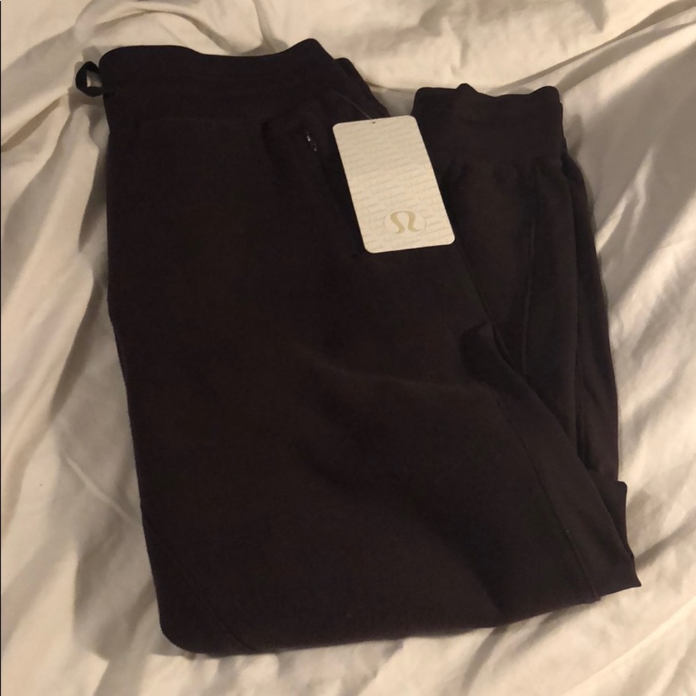 *BRAND NEW* lululemon get going joggers! Size 8